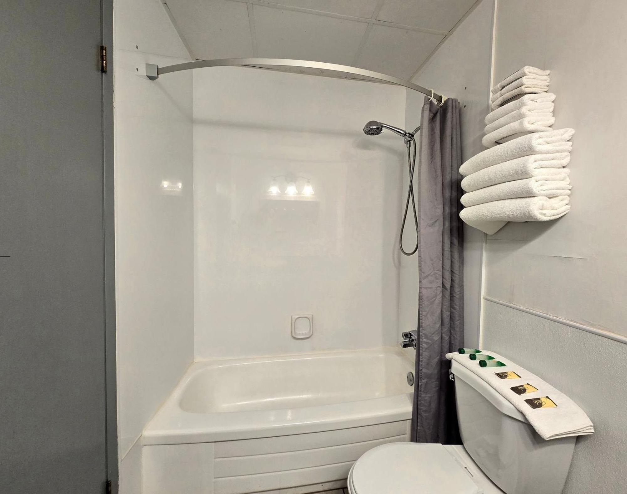 Alpine Inn Valemount Ngoại thất bức ảnh
