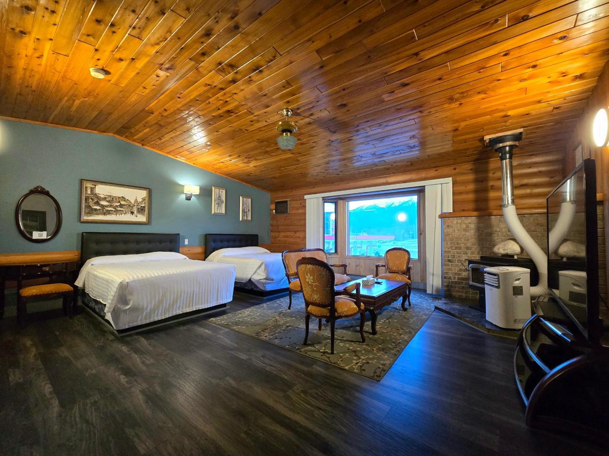 Alpine Inn Valemount Ngoại thất bức ảnh