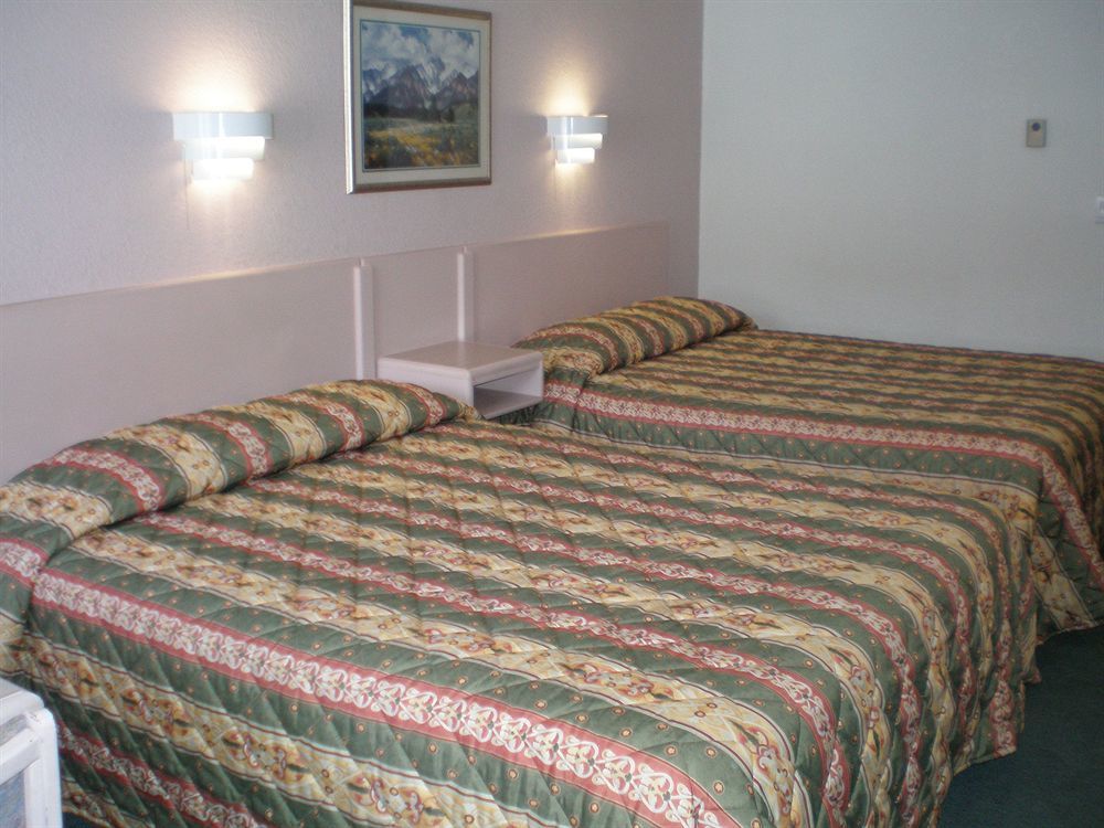 Alpine Inn Valemount Ngoại thất bức ảnh