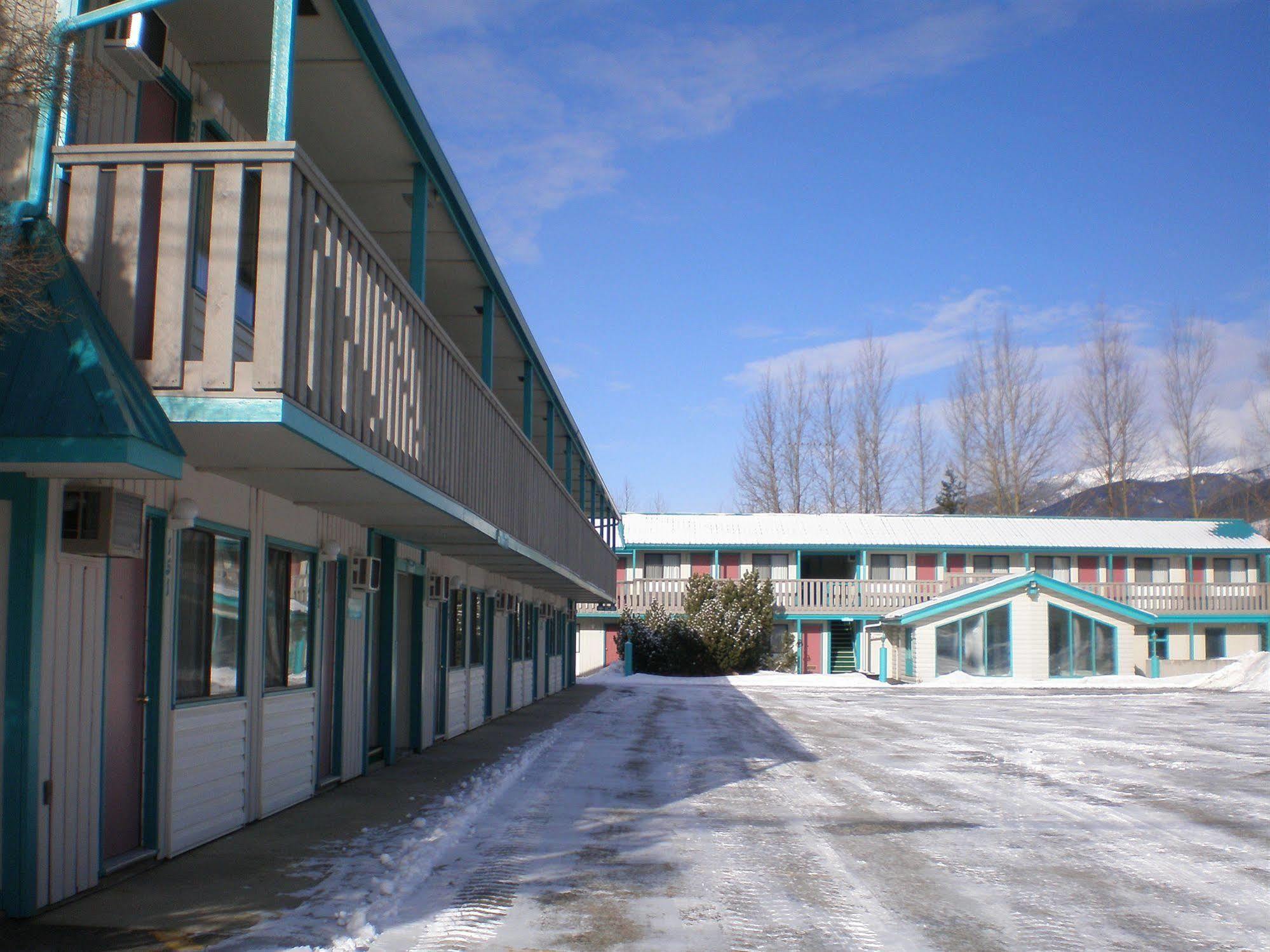Alpine Inn Valemount Ngoại thất bức ảnh