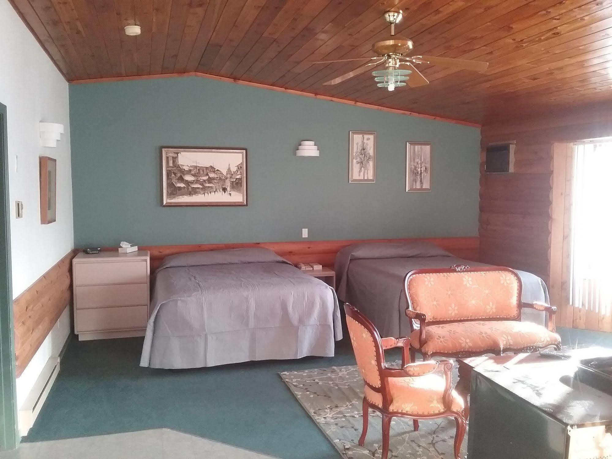 Alpine Inn Valemount Ngoại thất bức ảnh